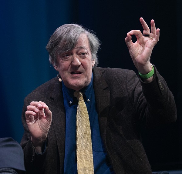 Popularny prezenter Stephen Fry będzie prowadził program Fantastic Beasts: A Natural History