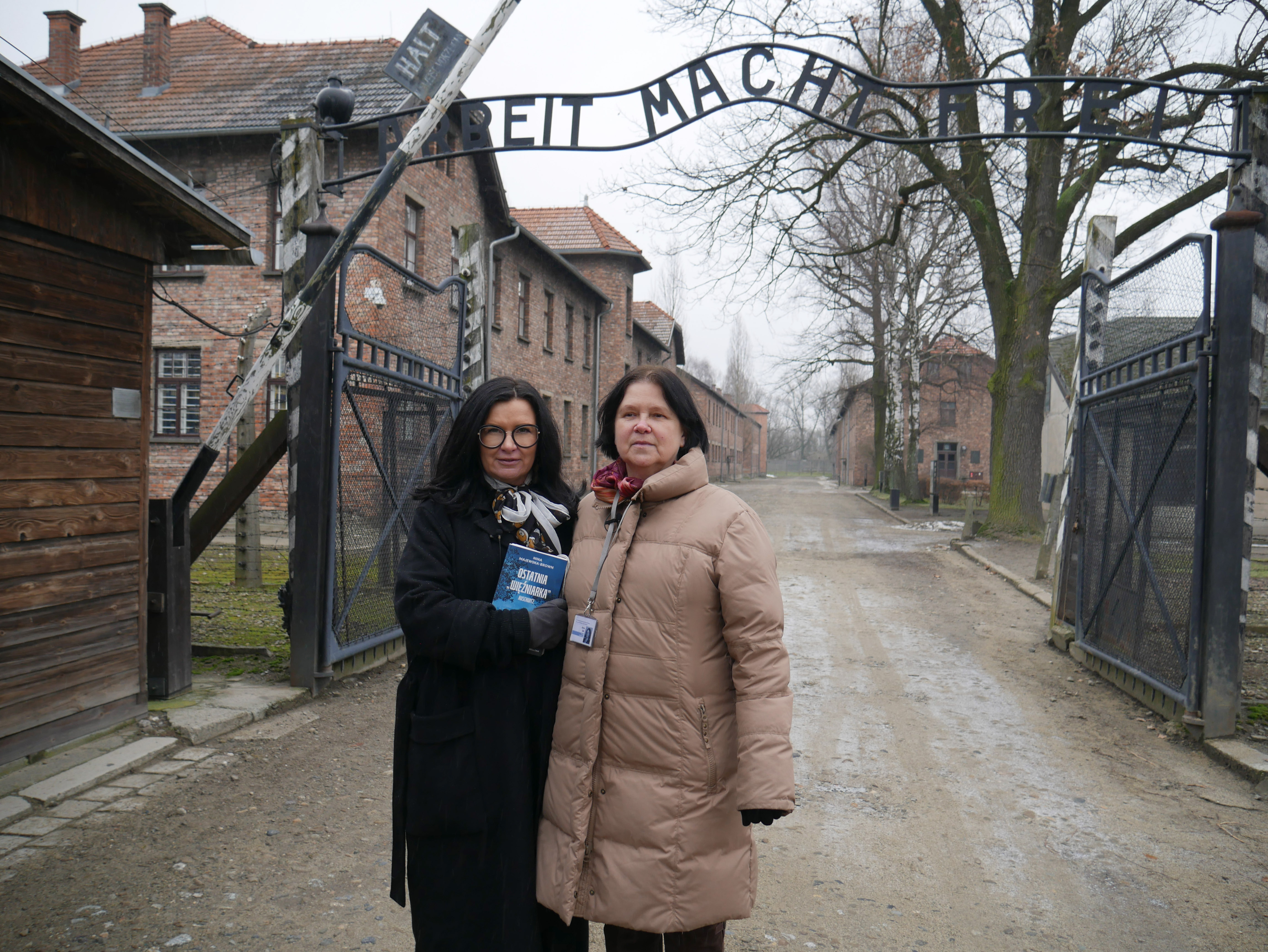 Nina Majewska-Nrown i Anna Odi w Auschwitz-Birkenau