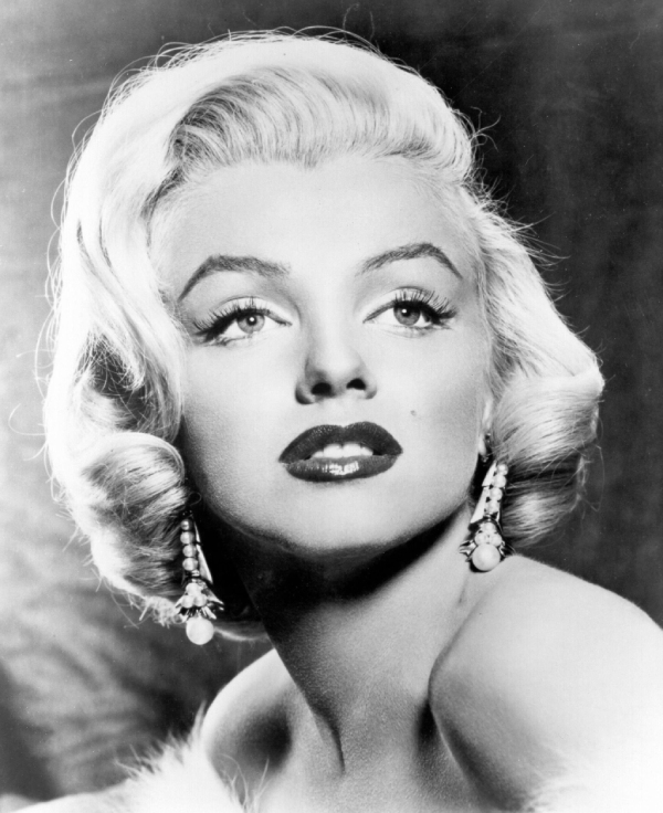 Czarno-biały portret Marilyn Monroe wykonany w 1953 roku